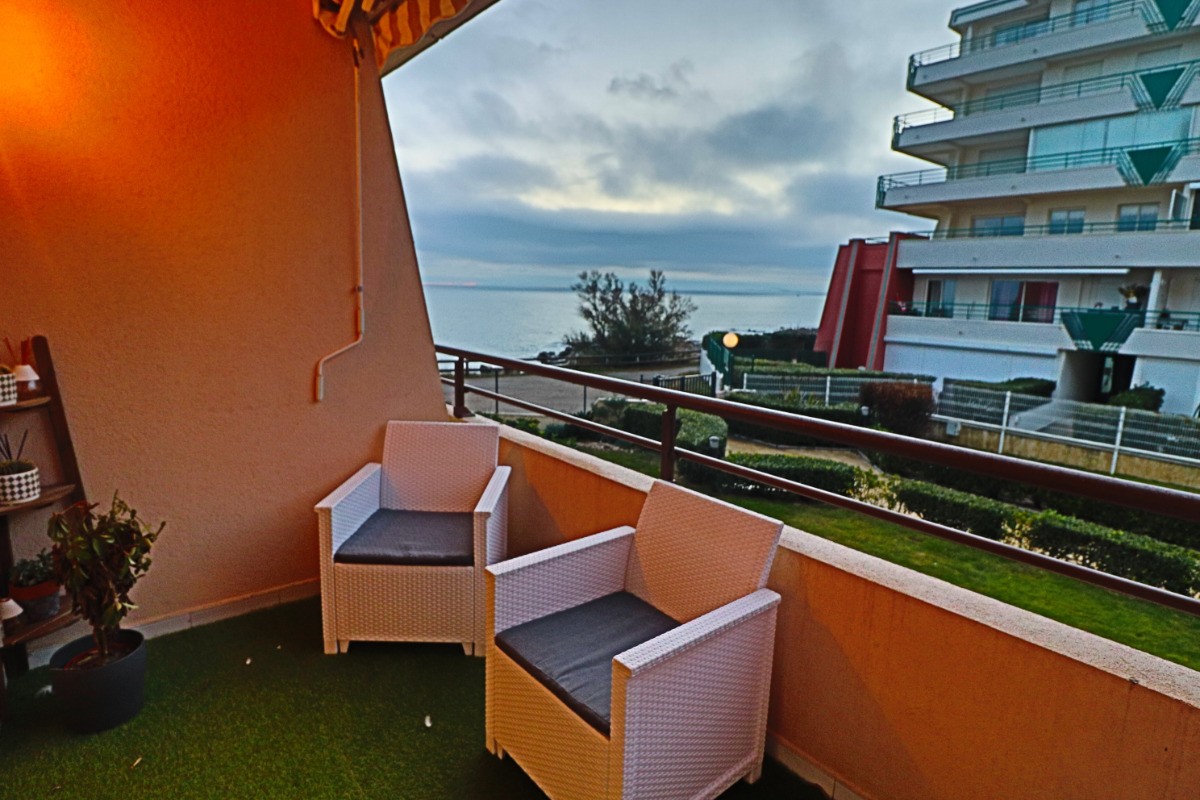 LOCATION VACANCES SÈTE, LA CORNICHE – APPARTEMENT 3 PIÈCES VUE MER, PLAGE À 100M