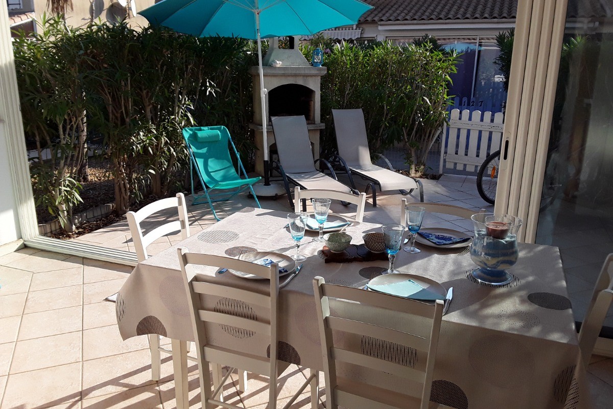 PORTIRAGNES PLAGE , AGRÉABLE MAISON DANS RÉSIDENCE AVEC PISCINE.