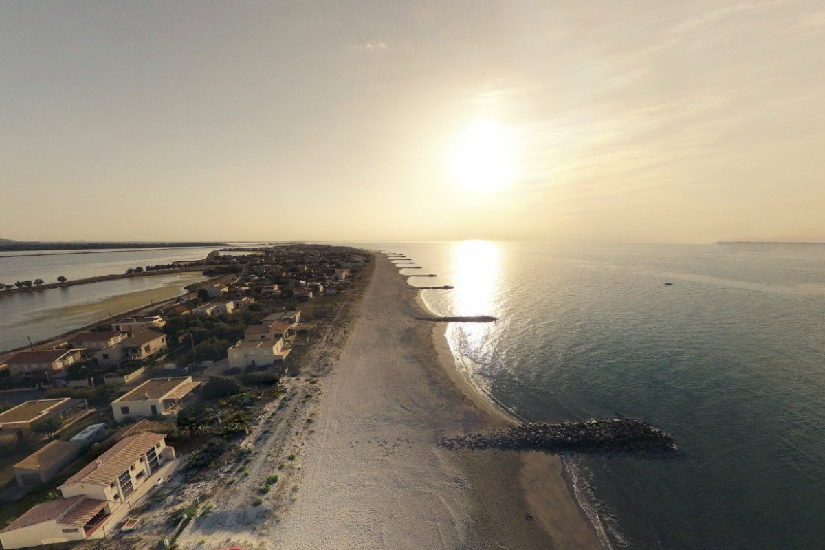 APPRT T3 RC SUR MAISON 1 ETAGE INDEPENDANT BORD MEDITERRANÉE FAMILIAL VASTE TERR