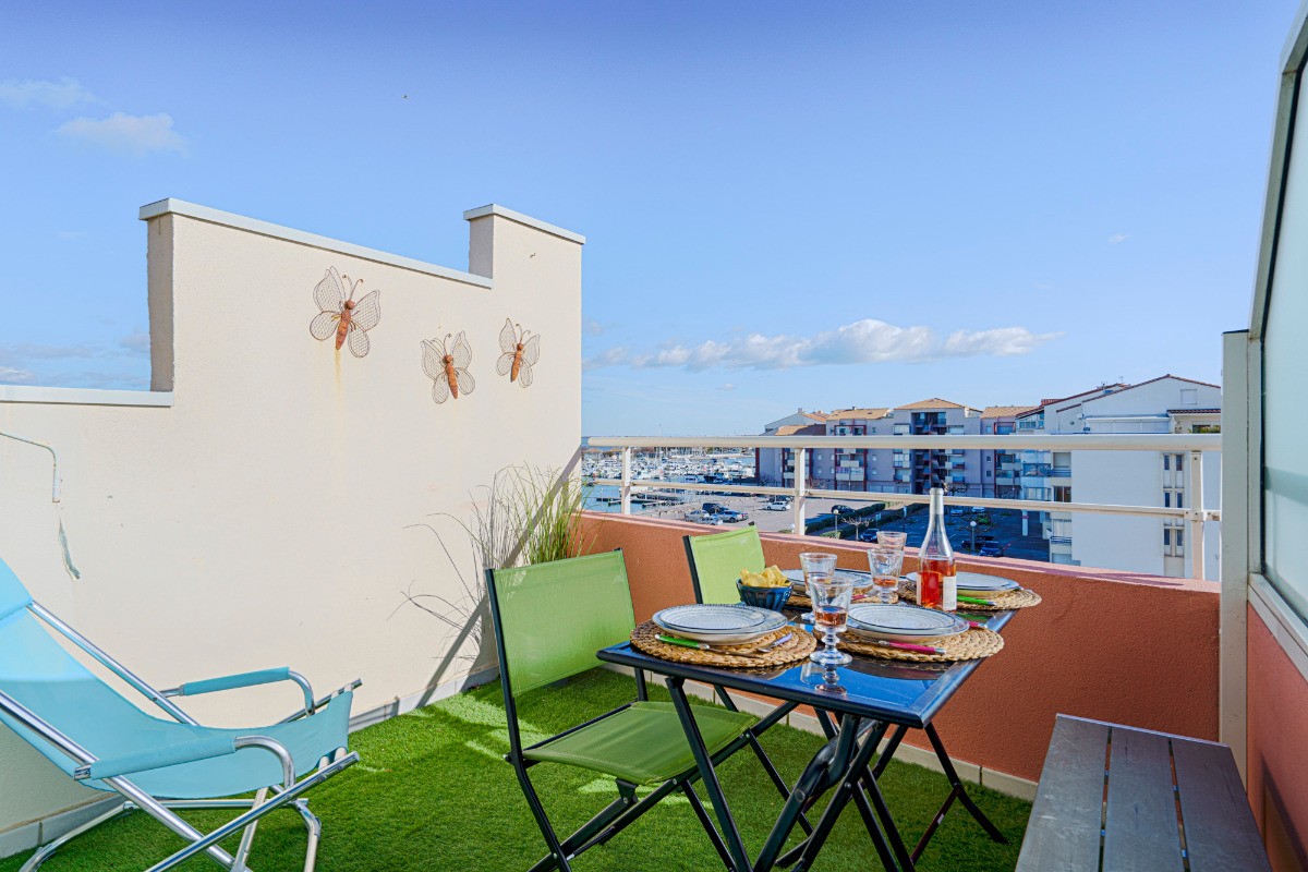 DUPLEX CLIMATISÉ AVEC VUE – TERRASSE, PROCHE COMMERCES ET PLAGES, FRONTIGNAN