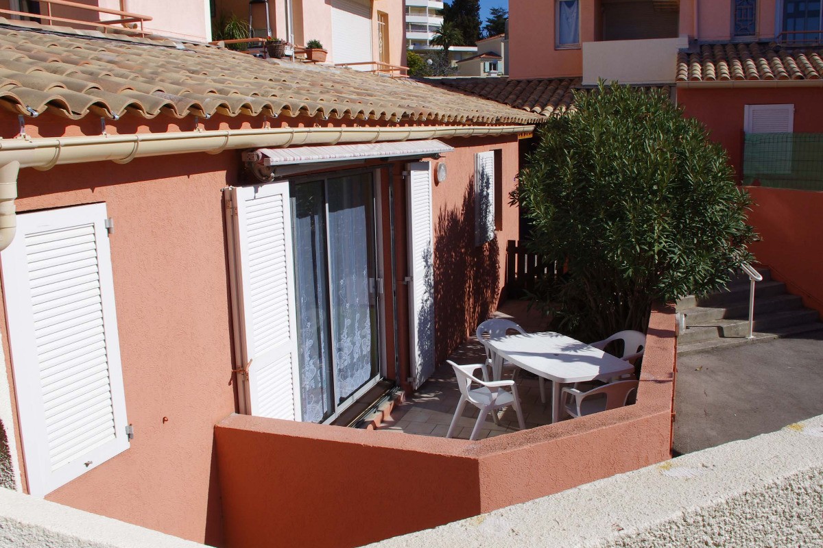 SÈTE-PLAGE T2 CABINE SA TERRASSE EN PROXI PLAGES