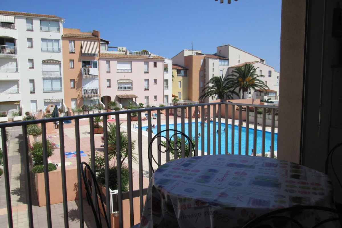 STUDIO CABINE RÉNOVÉ AVEC VUE PISCINE ET PORT AU CAP D’AGDE