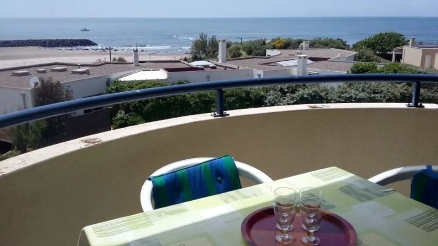 APPARTEMENT 6 PERSONNES AVEC TERRASSE, PISCINE À 100M DE LA PLAGE – CAP D'AGDE