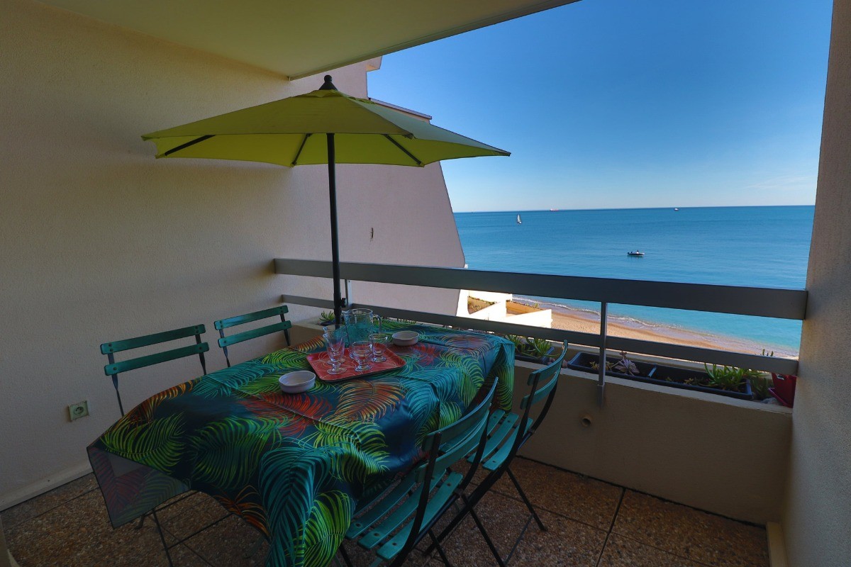 LOCATION À SÈTE : APPARTEMENT EN BORD DE MER AVEC VUE SUR LA MÉDITERRANÉE