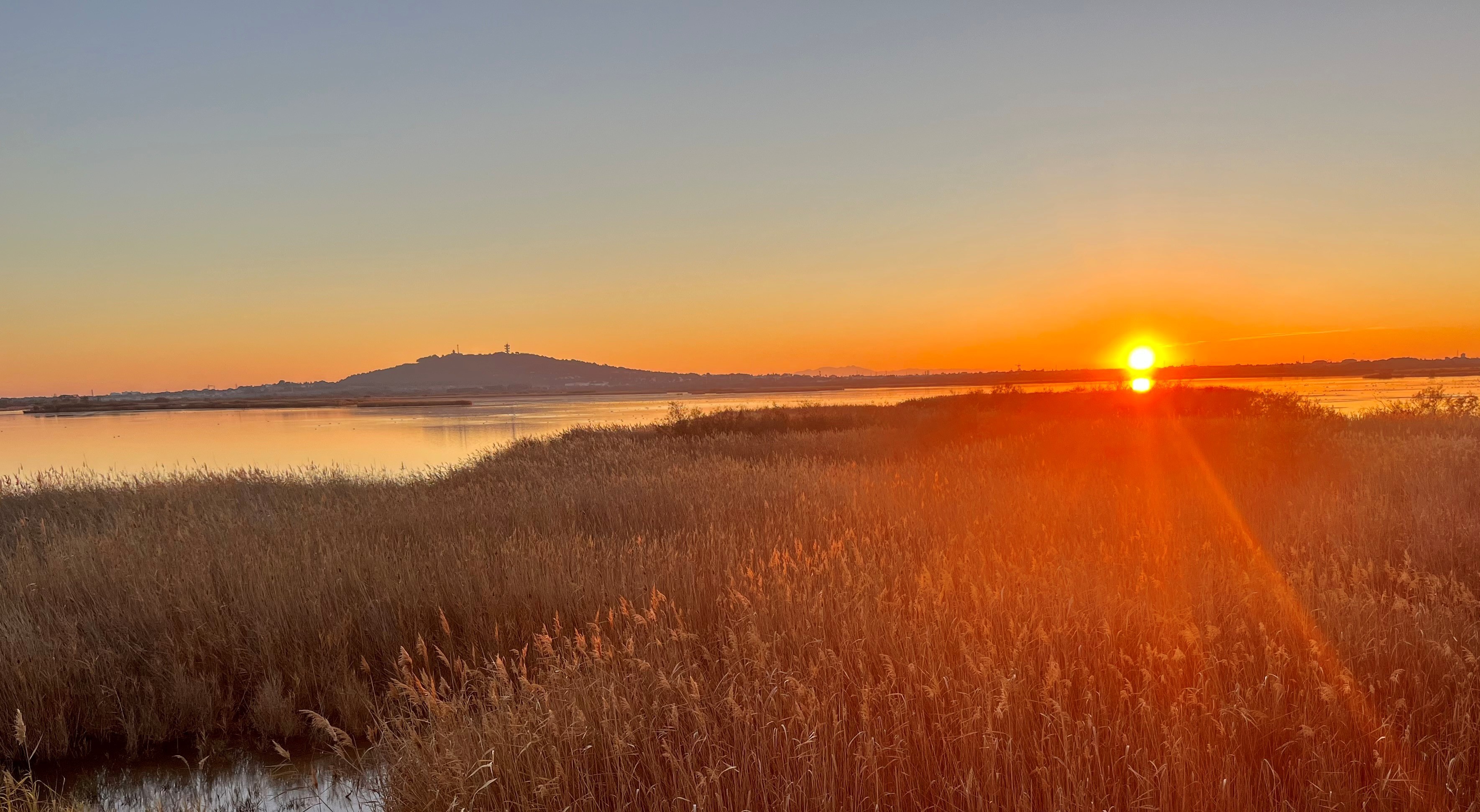 Volcan au coucher du soleil
