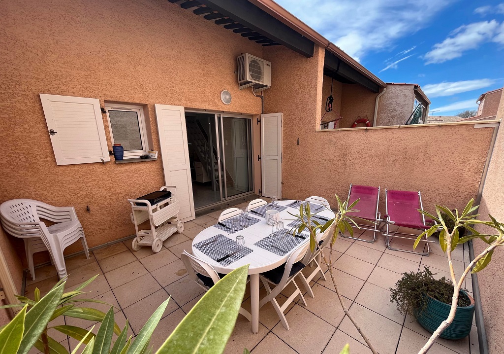 Mme COURTIADE-VANIN Amélie